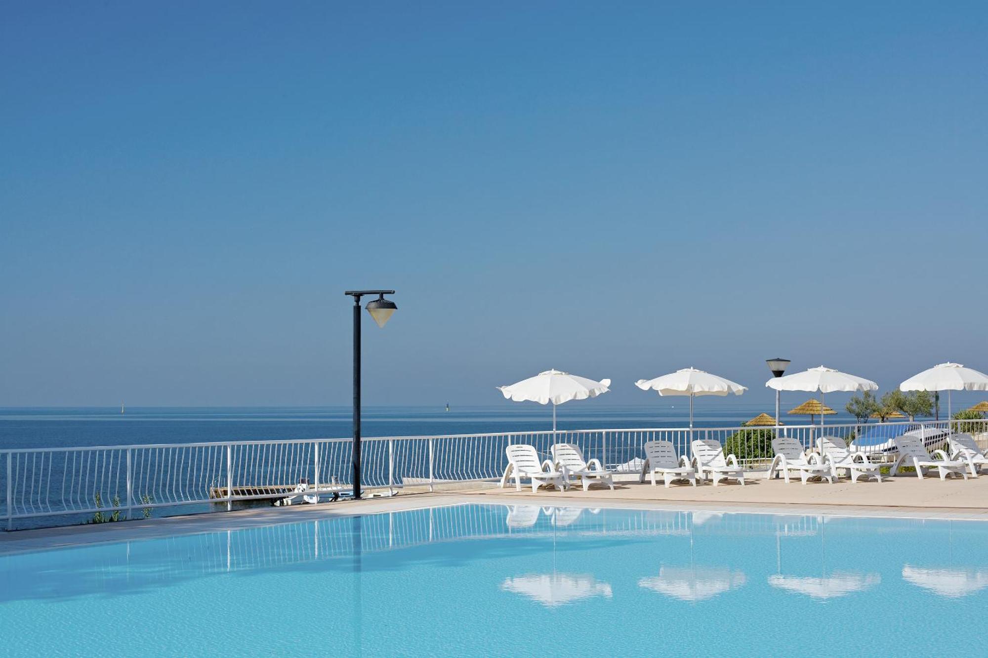 Fkk Adriatika In Fkk Solaris Naturist Resort Poreč Zewnętrze zdjęcie